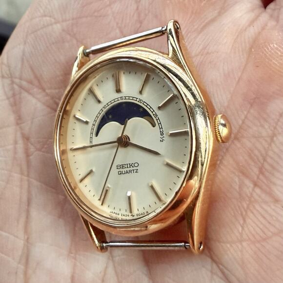 Seiko Moonphase Watch Women's 24mm Champagne Dial Gold Tone 2A24-0048 - Untested - Picture 3 of 9